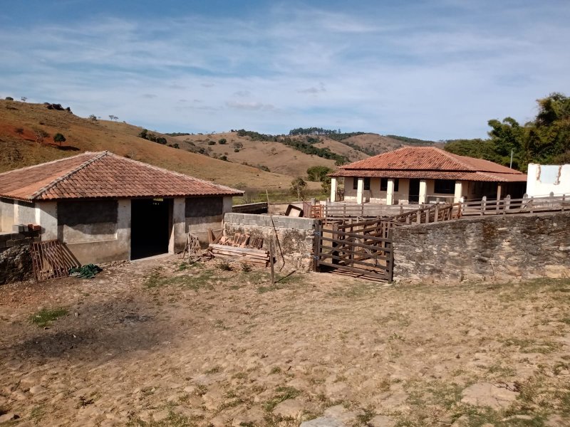 Fazenda - Venda - Centro - Passa Tempo - MG